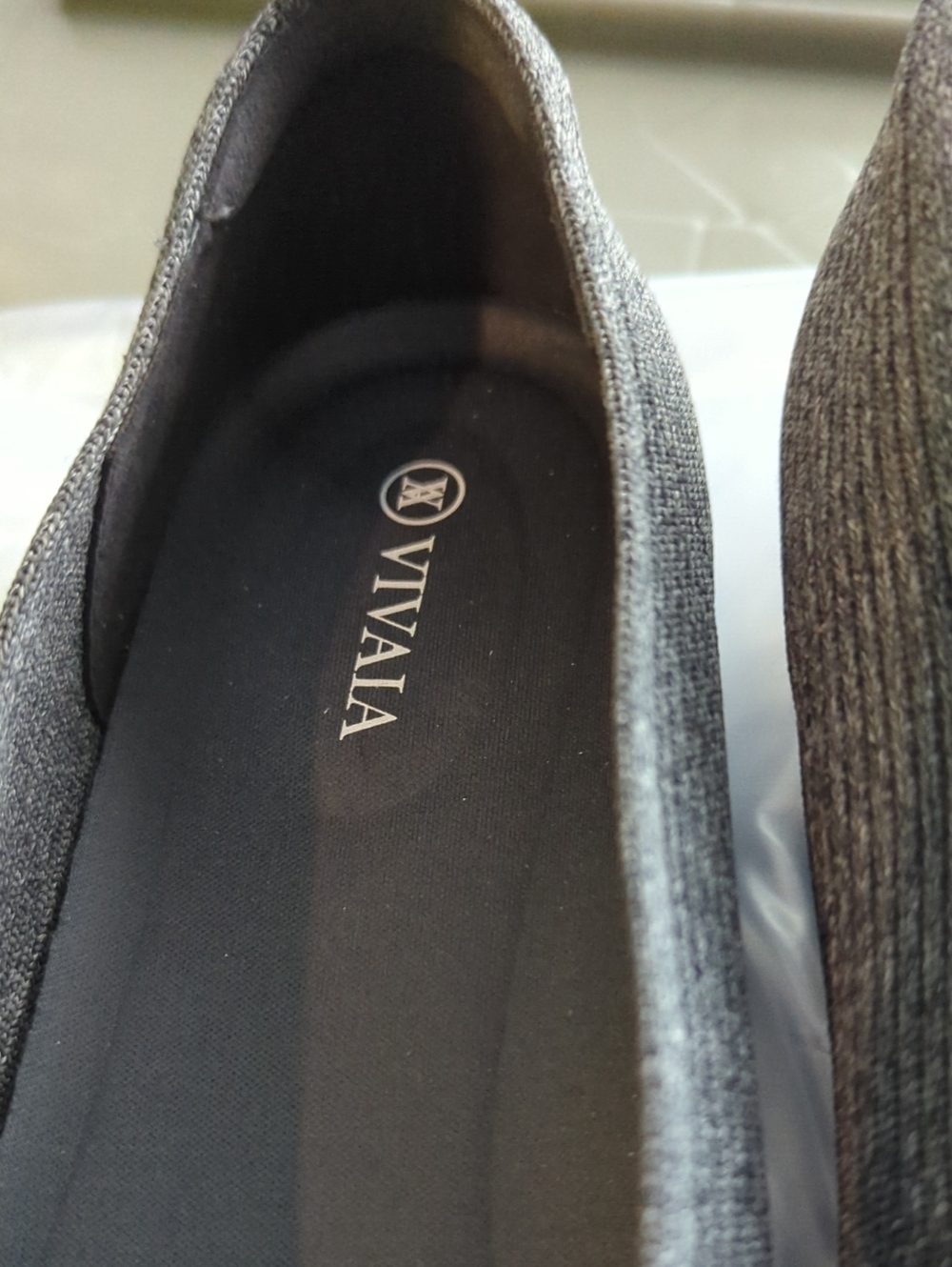 Vivaia Grey Square-Toe V-Cut Flats (Margot 2.0) Size 41.5 - Picture 2 of 7